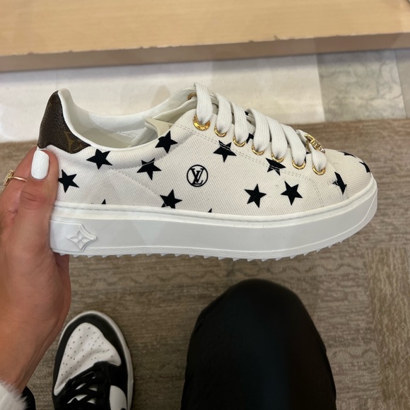 Never worn. NEW. louis vitton sneaker - Picture 4 of 4